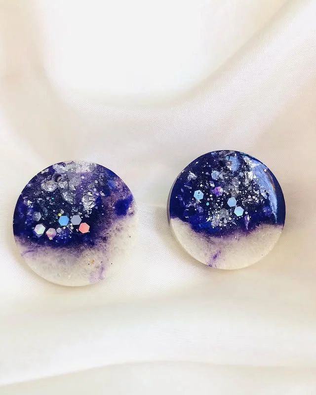 Vibrant Blooms: Resin tops in purple colour